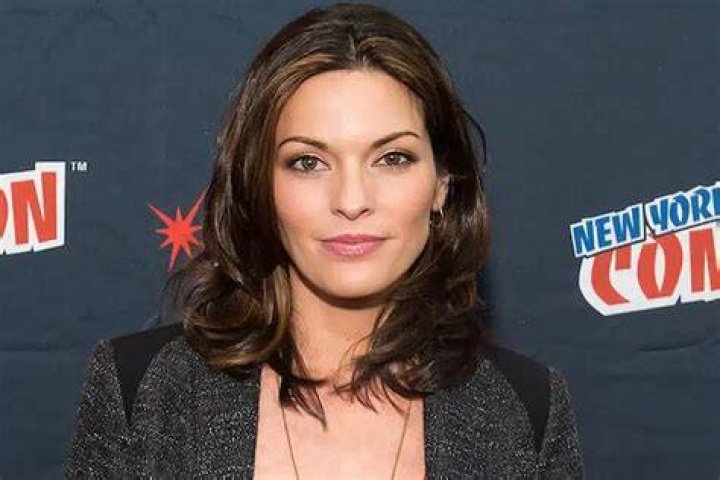 Alana de la Garza Net Worth