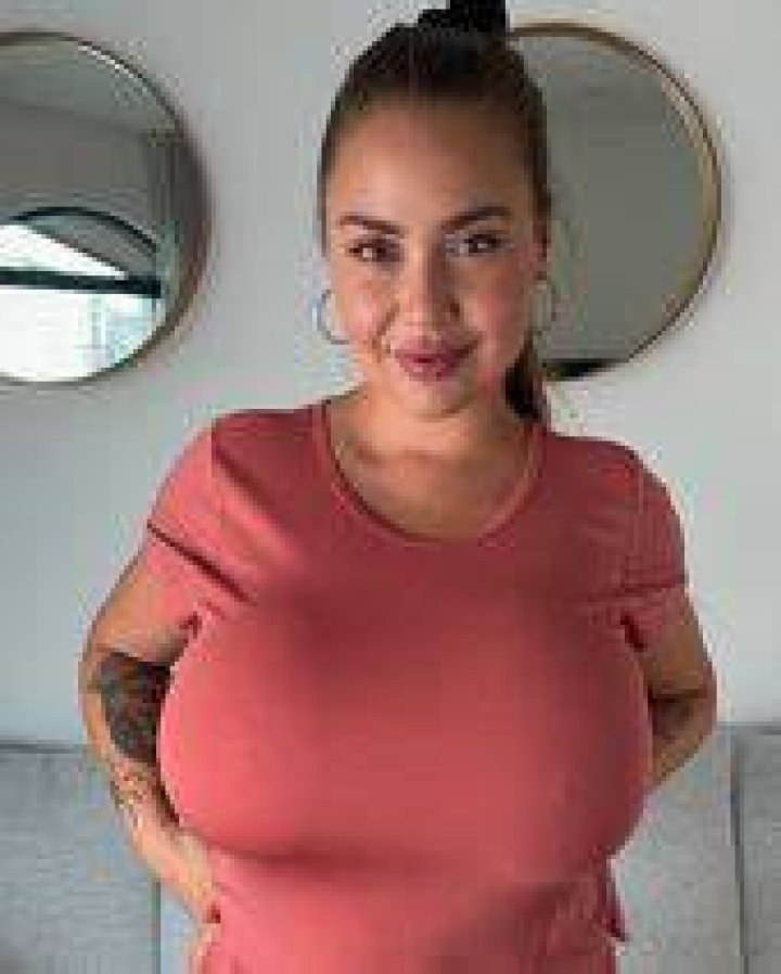 Ava Nicks image