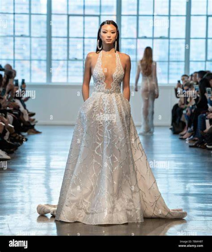 Berta - Runway - New York Fashion Week: Bridal April 2017