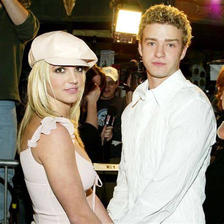 Britney Spears and Justin Timberlake at a basketball game