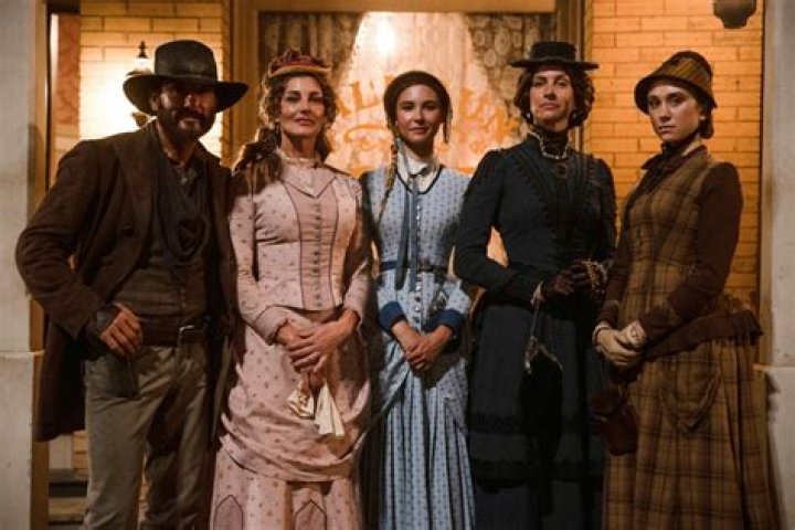 Cast of '21 Jump Street': (l-r) Peter DeLuise, Steven Williams, Dustin Nguyen, Johnny Depp and Holly Robinson