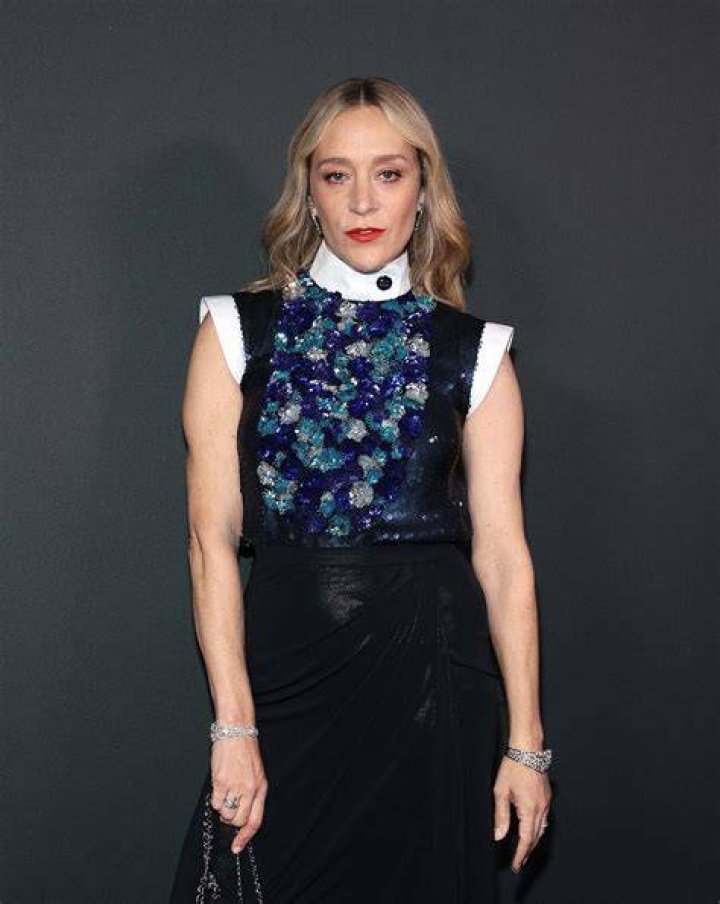 chloe sevigny con bolso chanel