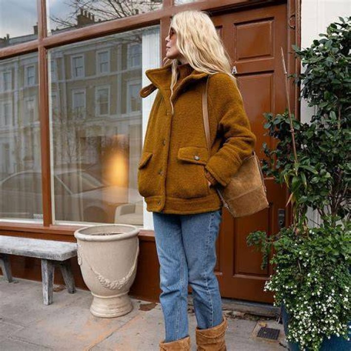 claudia schiffer con bolso de chanel