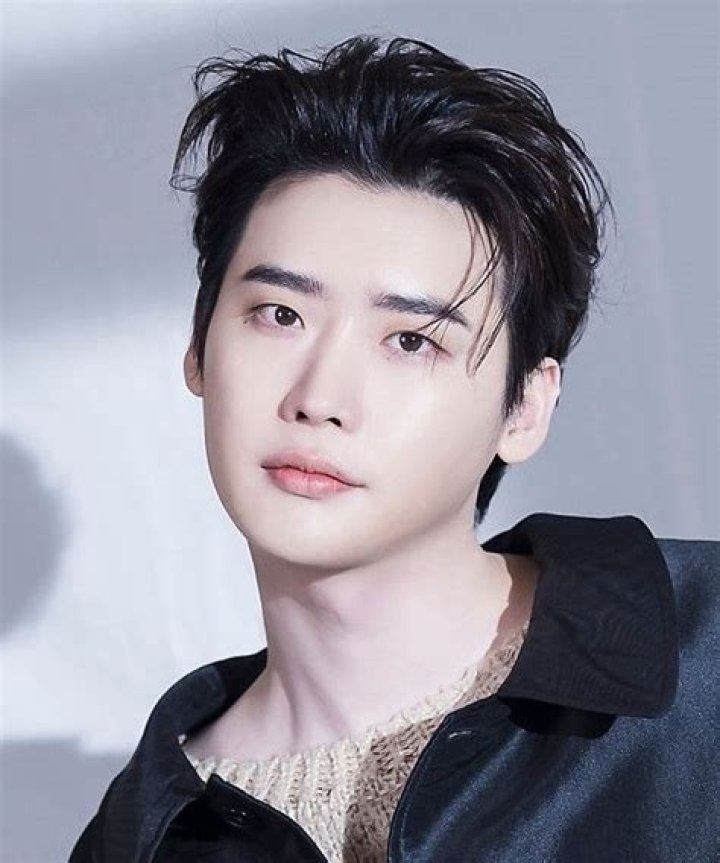 Confirmed! Korean Actor Lee Jongsuk and IU aka Lee Jieu are dating