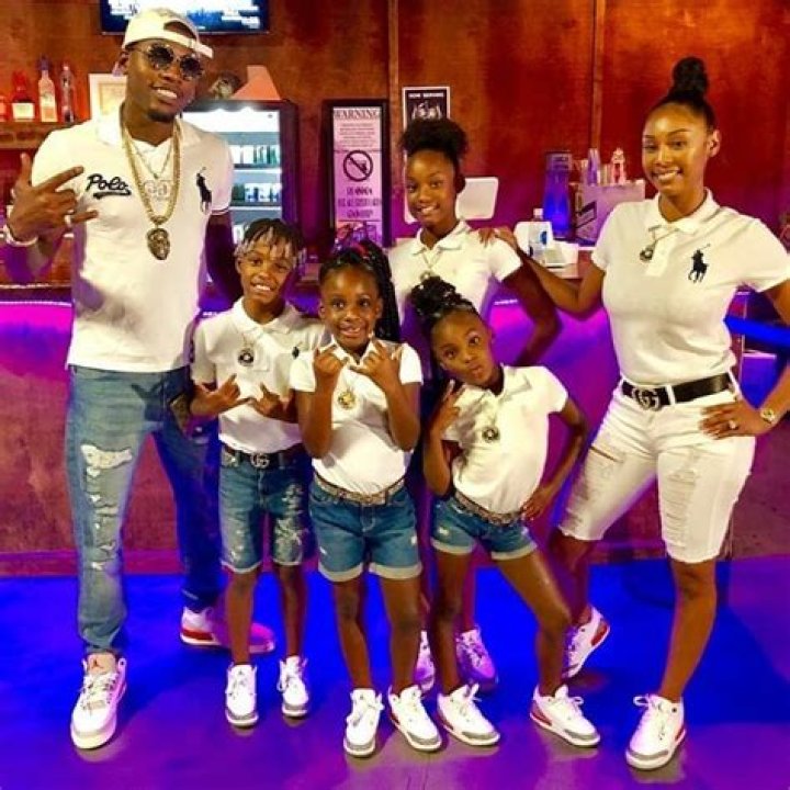 Does CJ So Cool live in Vegas?