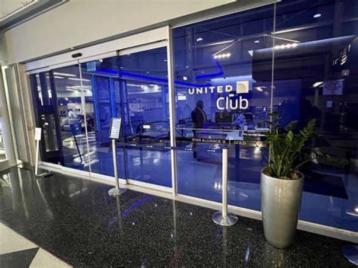 Does MSY have a United Club?