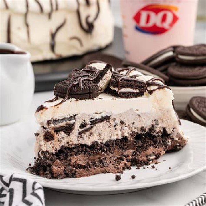 DQ&reg; Ice Cream Cake Sizes and Shapes