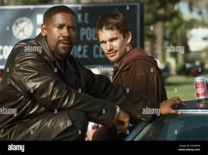 Ethan Hawke and Denzel Washington during a scene in the film 'Training Day'.