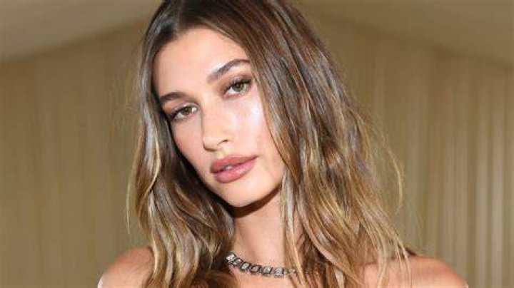 Hailey Bieber Looks Really Good As A Redhead, Actually