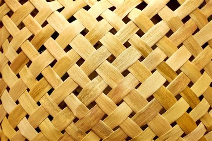 How do you finish flax weaving?
