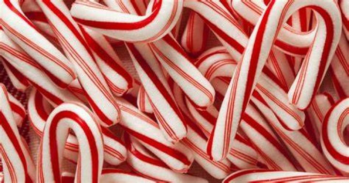 How many carbs are in a peppermint candy cane?