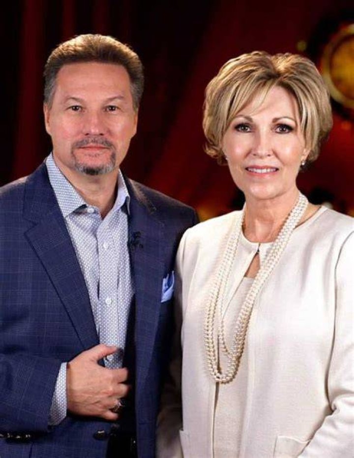 How many daughters does Jimmy Swaggart have?