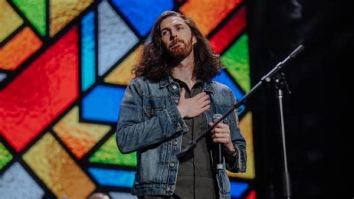 Is Hozier Gay? is he married? The truth about his sexuality