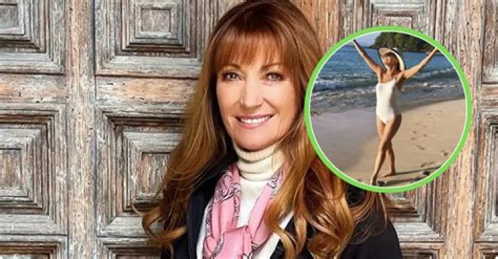 Jane Seymour standing in front of a church in 'Dr. Quinn, Medicine Woman'