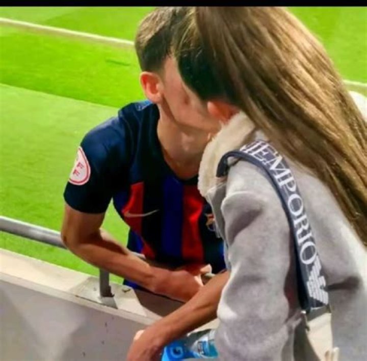 Just smile Pablo Gavi Chapter 50 Soccer girlfriend, Soccer