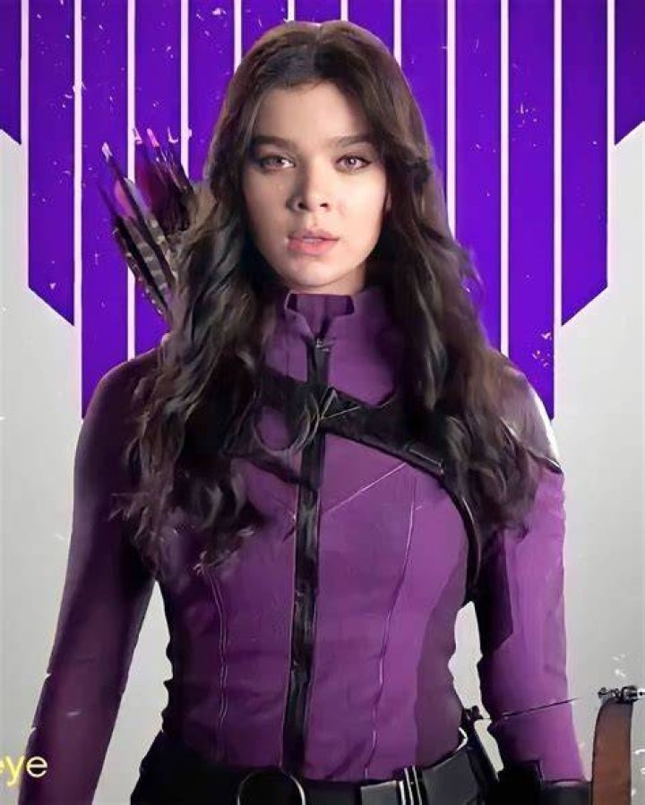 kate bishop hailee steinfeld in marvel studios' hawkeye, exclusively on disney photo by chuck zlotnick &copy;marvel studios 2021 all rights reserved