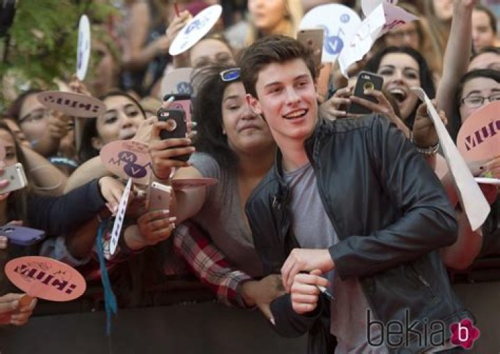 Los fans de Shawn Mendes y Sabrina Carpenter est&aacute;n conmocionados por