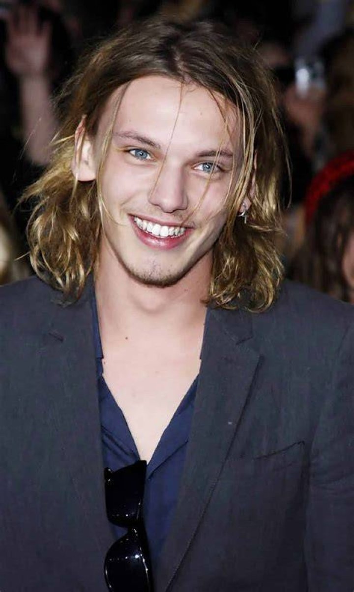 24.Jamie-Campbell-Bower-Burberry-Prorsum-June-2013-GETTY <p>Jamie Campbell Bower looking cool in the front row for <a href=">Burberry Prorsum</a>, 18 June 2013. </p>