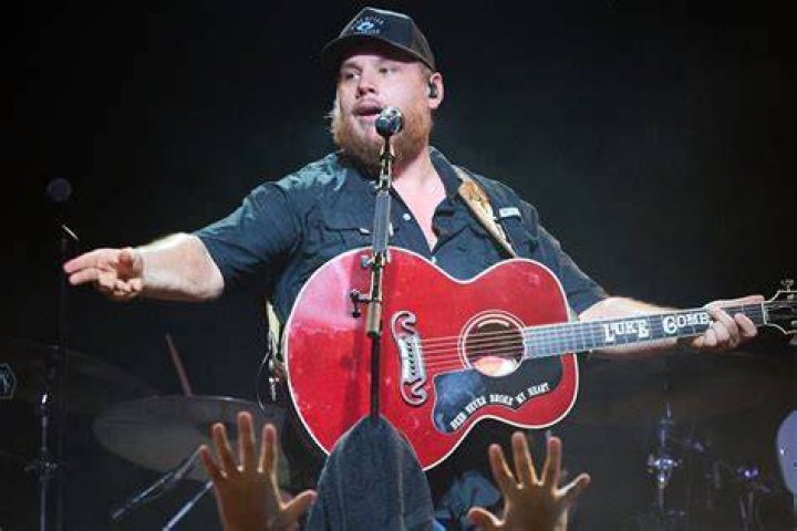 Luke Combs mends hearts at Leon's Centre in Kingston Sound Check