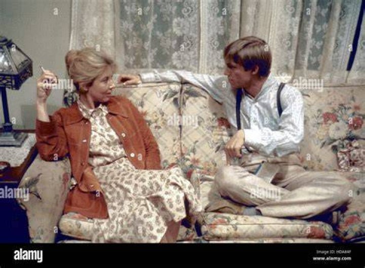 Michael Learned and Richard Thomas with their Emmy awards