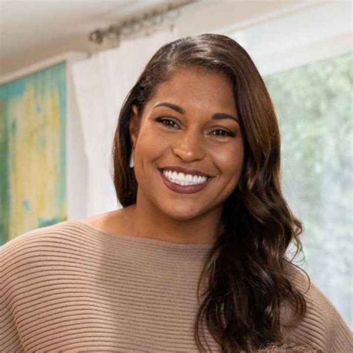 Mika Kleinschmidt Bio, Wiki, Husband, Age, Height, Weight, Early Life