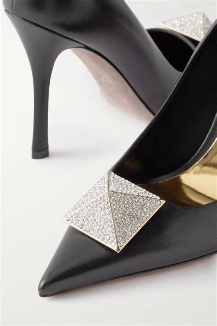 One Stud embellished leather pumps