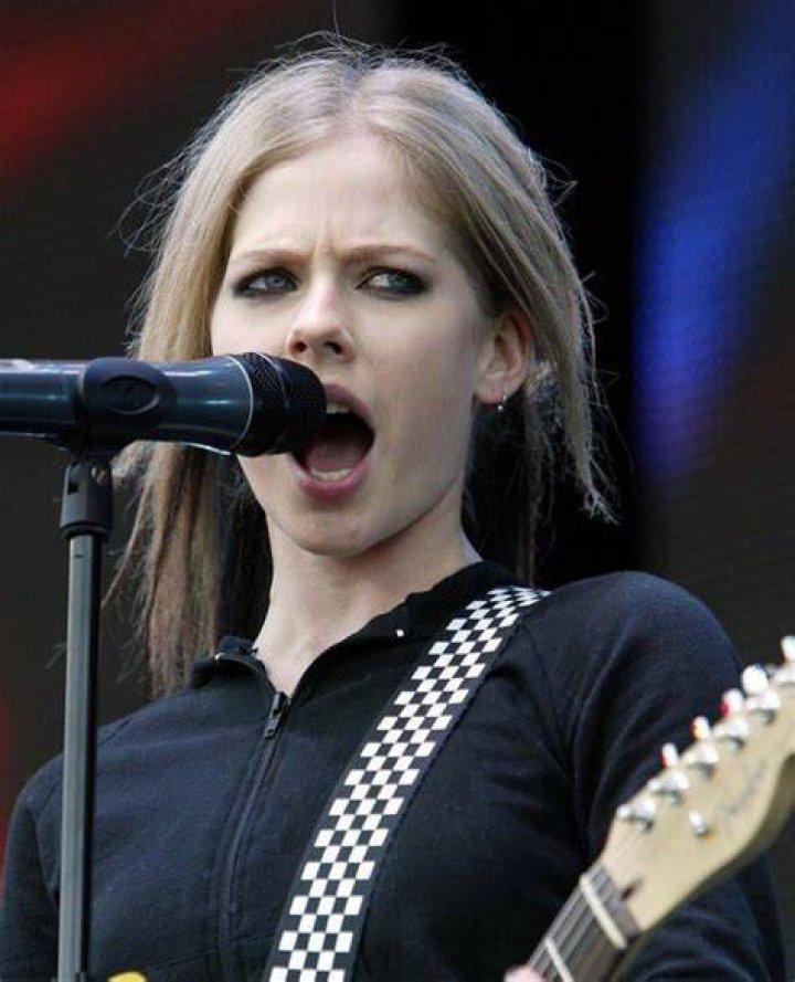 Pin on Avril Lavigne
