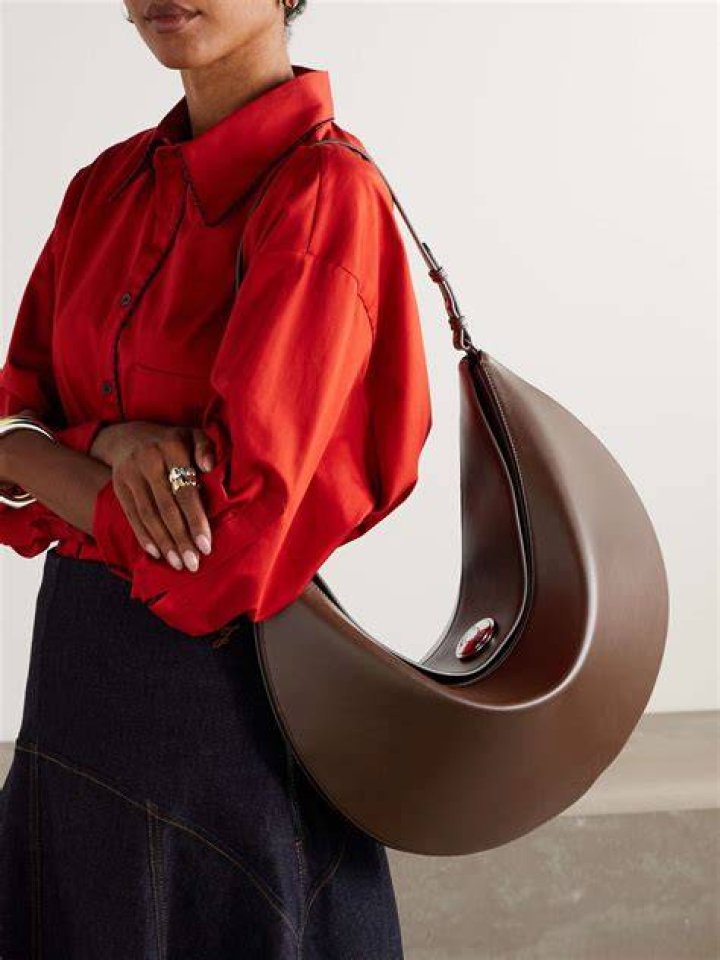 Rond Leather Shoulder Bag Rond Leather Shoulder Bag