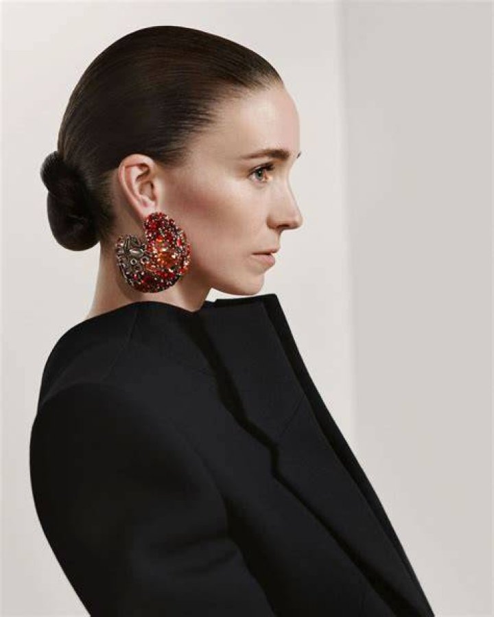 1457124673-1-rooney-mara Rooney Mara in custom Givenchy haute couture at Oscars on Feb. 28.
