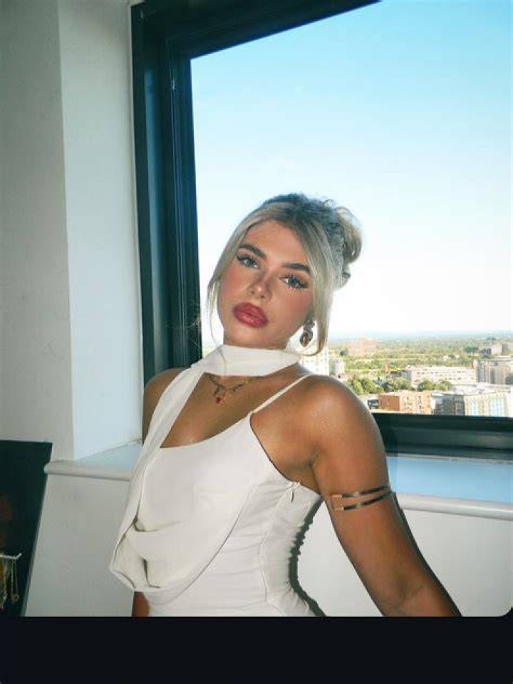 Scarlet(Taylor's version) on Instagram &ldquo;The music industry. &bull; Follow