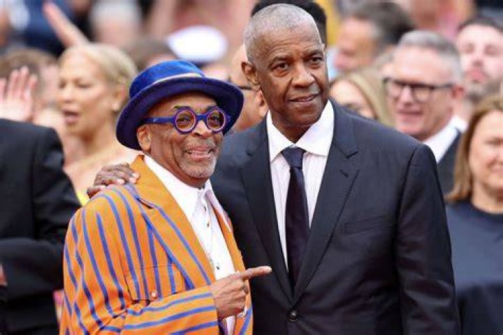 Spike Lee at a New York Knicks game