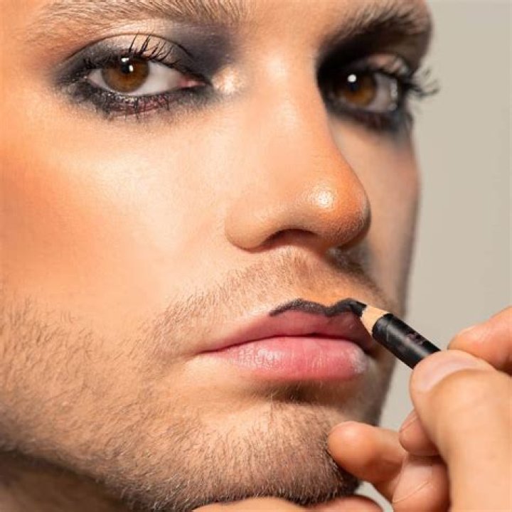 Tom Ford komt met make-up voor mannen