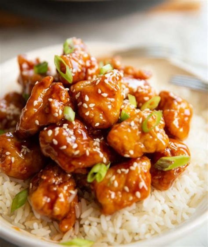 What Herbs Pair Well With Sriracha? (Perfect answer)