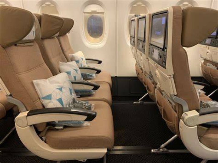 What is Etihad economy class like?