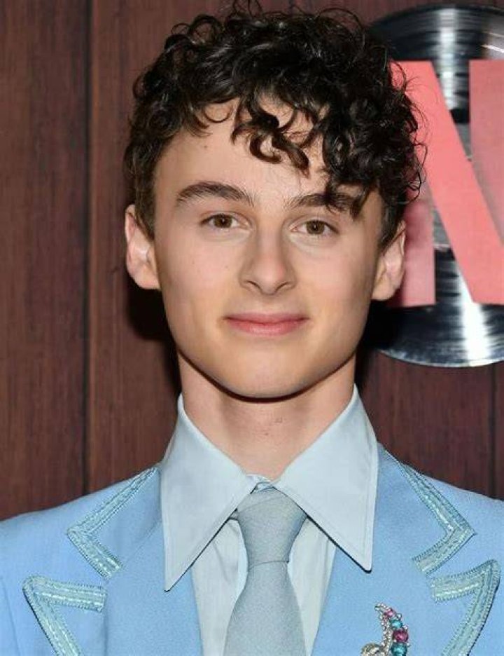 Wyatt Oleff stands netx to his car in 'I Am Not Okay With This'