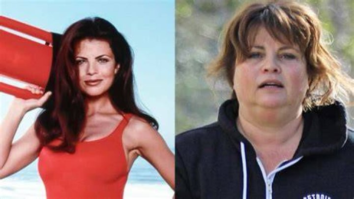 Yasmine Bleeth turns 44 today. 614 r/CelebrityFeet